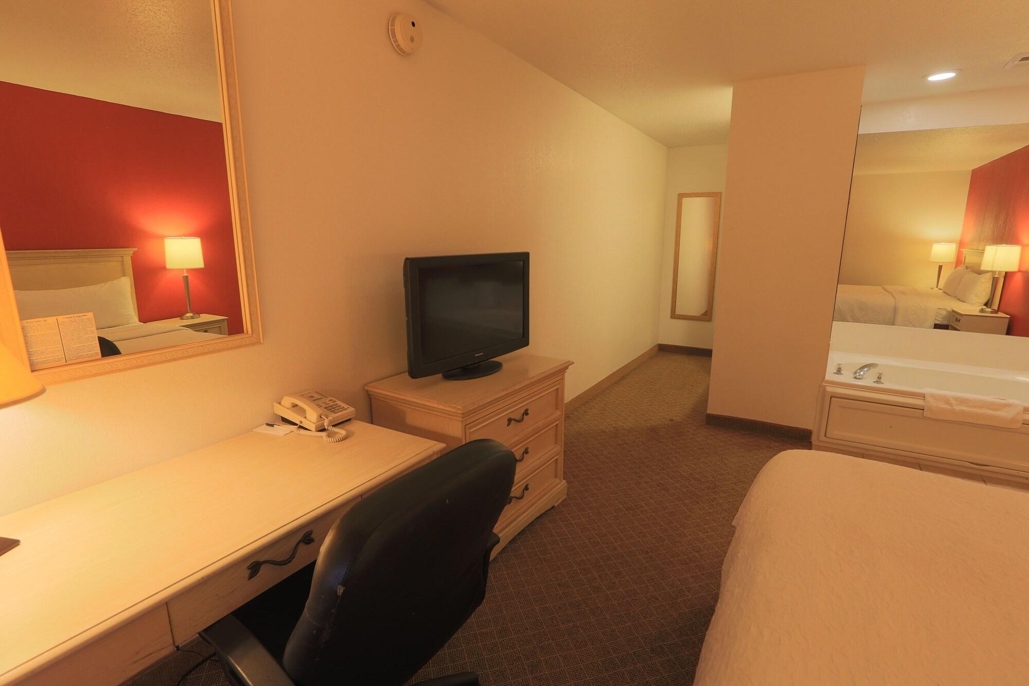Days Inn By Wyndham Calumet Park Eksteriør billede
