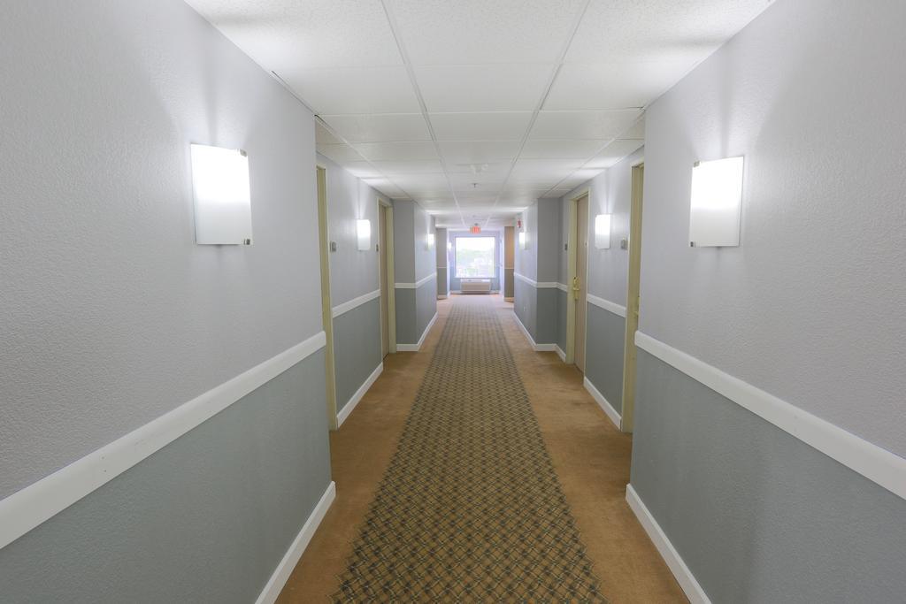 Days Inn By Wyndham Calumet Park Eksteriør billede